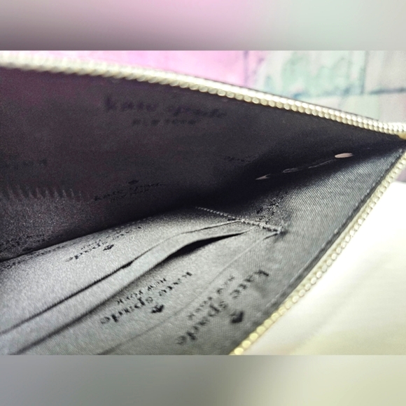 NWOT Kate Spade Wristlet - Gray and White - Picture 5 of 6